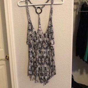 Black/white peacock patterned tank top